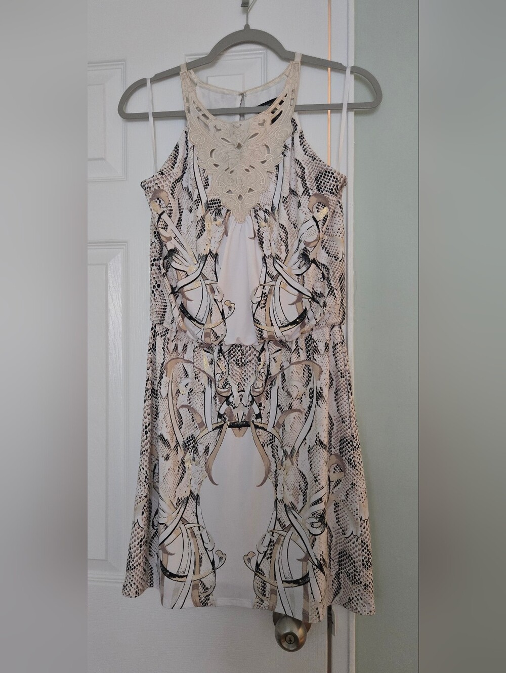 White House Black Market Cream Embroidered Sleeveless Dress